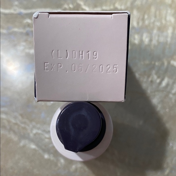 Mary Kay Daytime Defender Sunscreen Broad Spectrum SPF 30 for All Skin Types - Picture 3 of 4